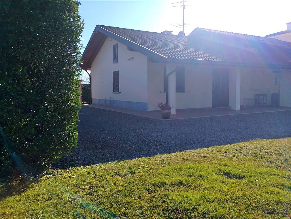 Villa a Gattico-veruno in Corso Giuseppe Garibaldi - Foto 3