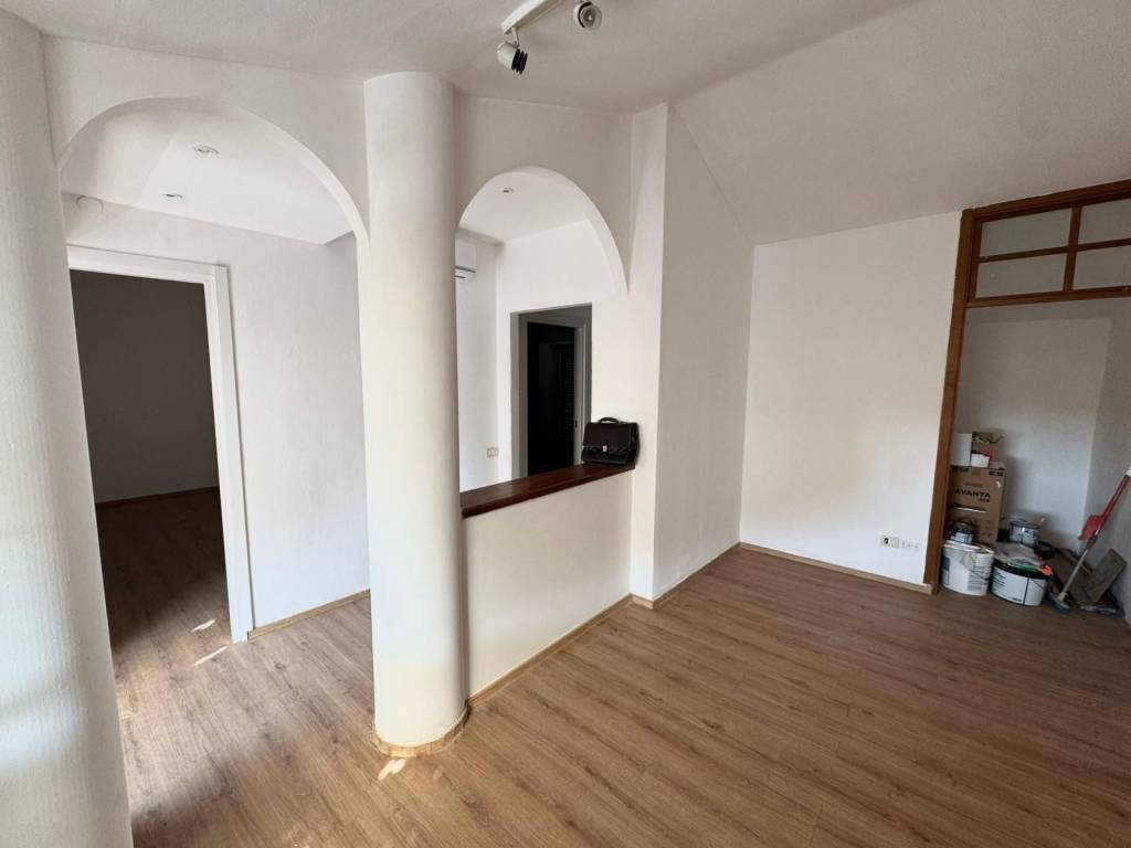Appartamento a Caronno varesino in Via Vittorio Veneto, 10 - Foto 2