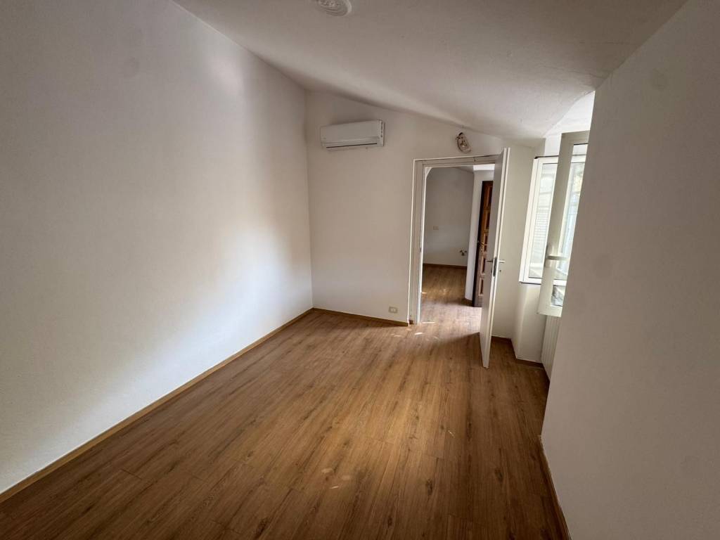 Appartamento a Caronno varesino in Via Vittorio Veneto, 10 - Foto 3