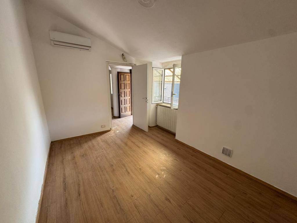 Appartamento a Caronno varesino in Via Vittorio Veneto, 10 - Foto 4
