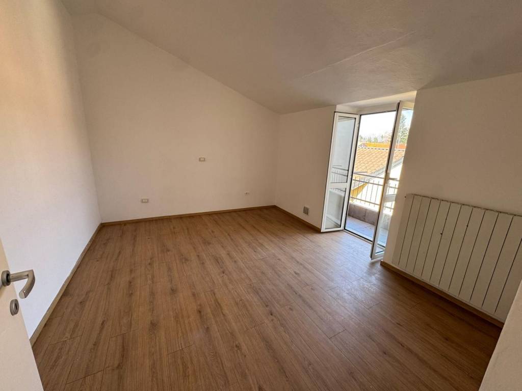 Appartamento a Caronno varesino in Via Vittorio Veneto, 10 - Foto 5