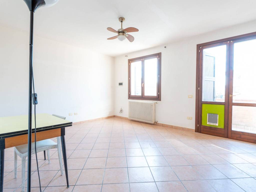 Appartamento a Cento in Via Francesco Guicciardini - Foto 4