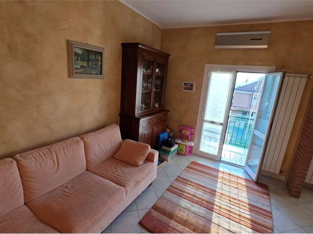Appartamento a Varano borghi in Via Vittorio Veneto - Foto 2