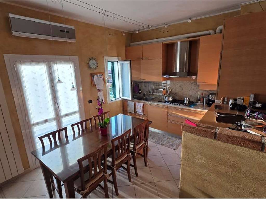Appartamento a Varano borghi in Via Vittorio Veneto - Foto 5