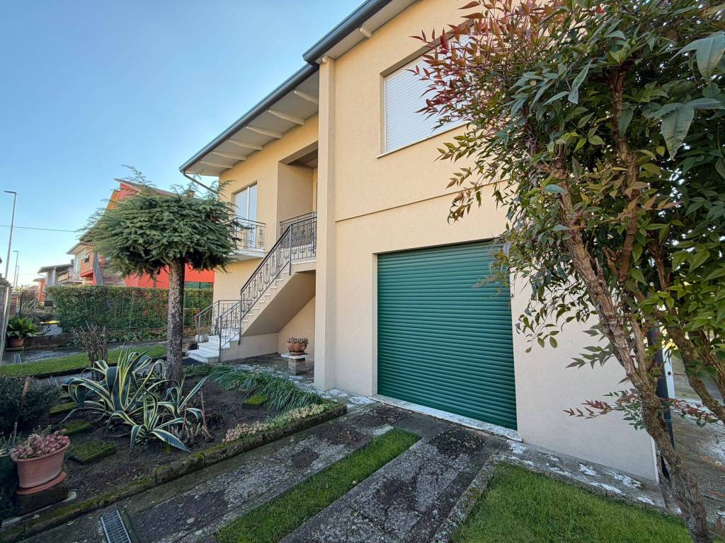 Villa a Cerea in Via Alessandro Volta, 6 - Foto 5