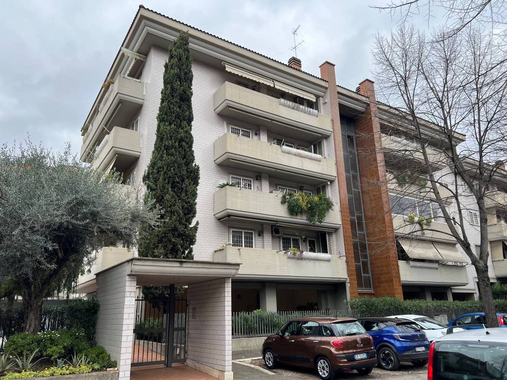 Appartamento a Roma in Via Pietro Bembo, 110 - Foto 2