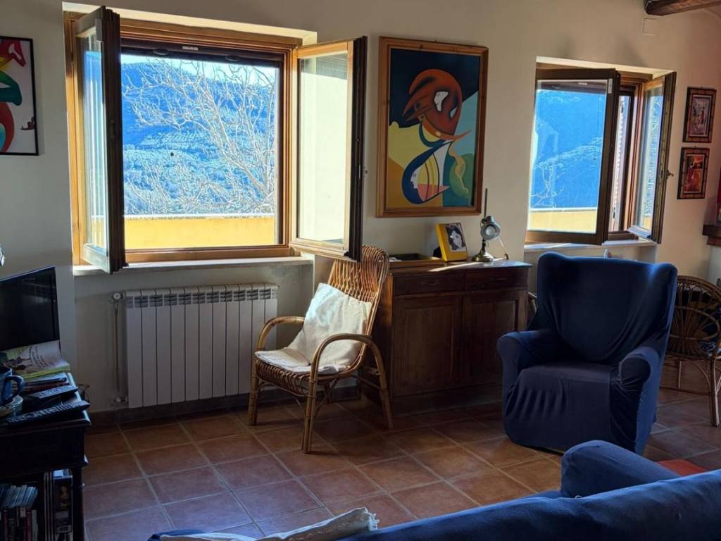 Villa a Castelnuovo di farfa in Via San Filippo - Foto 2