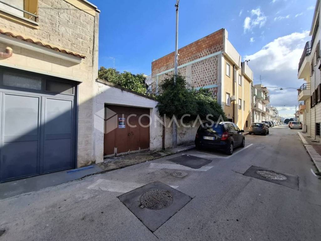 Terreno a Adelfia in Via Montello, 22 - Foto 2