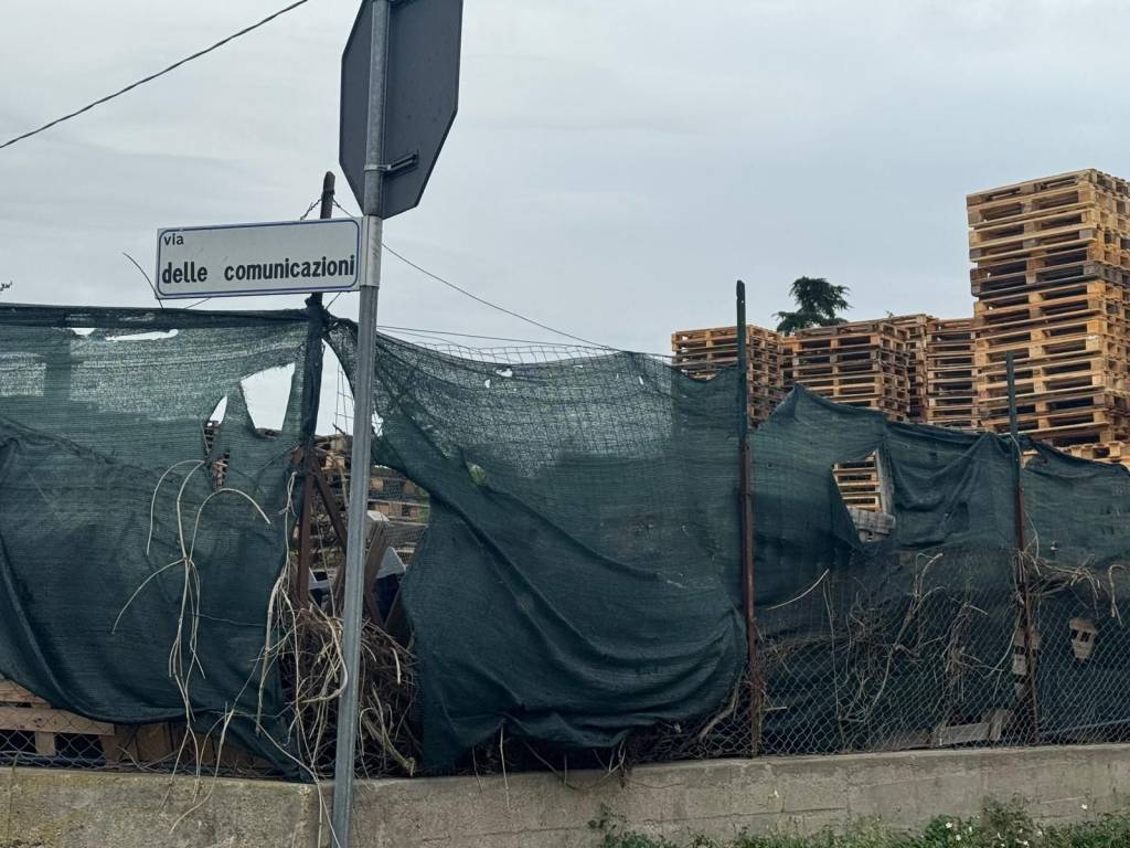 Terreno a Perugia in Via del Commercio - Foto 3