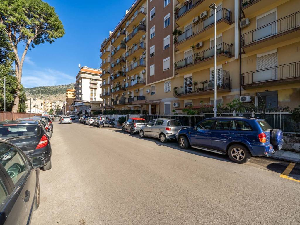 Appartamento a Palermo in Via Giuseppe Ingegneros, 96 - Foto 2