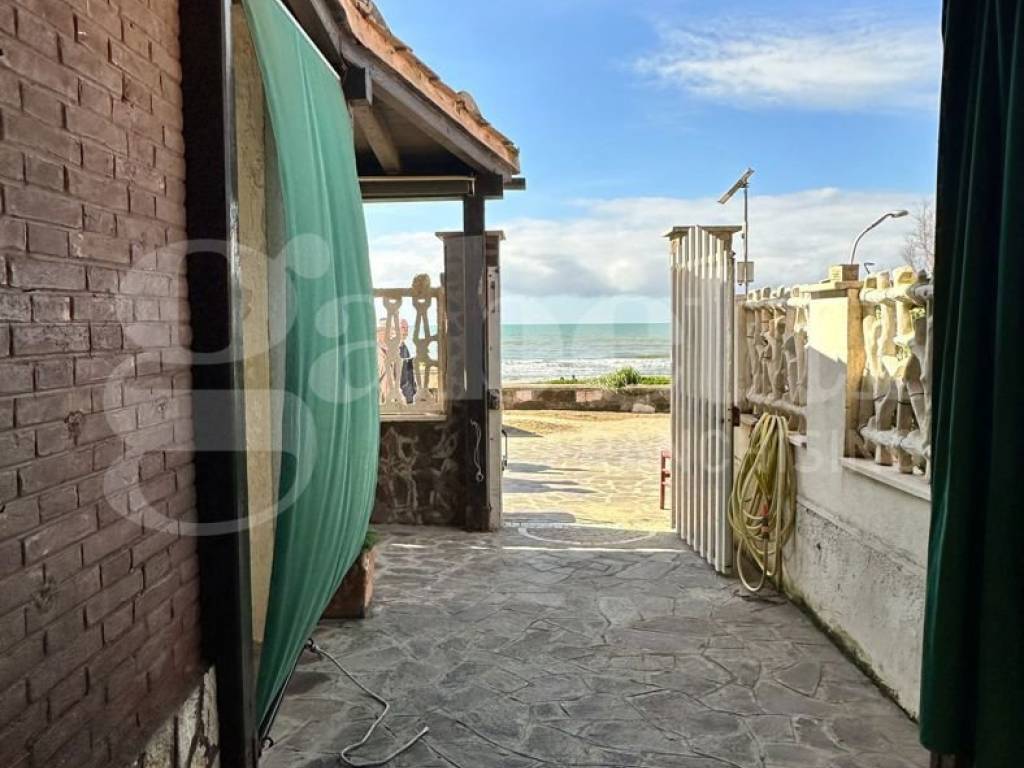 Appartamento a Pomezia in viale Spagna, 77 - Foto 2