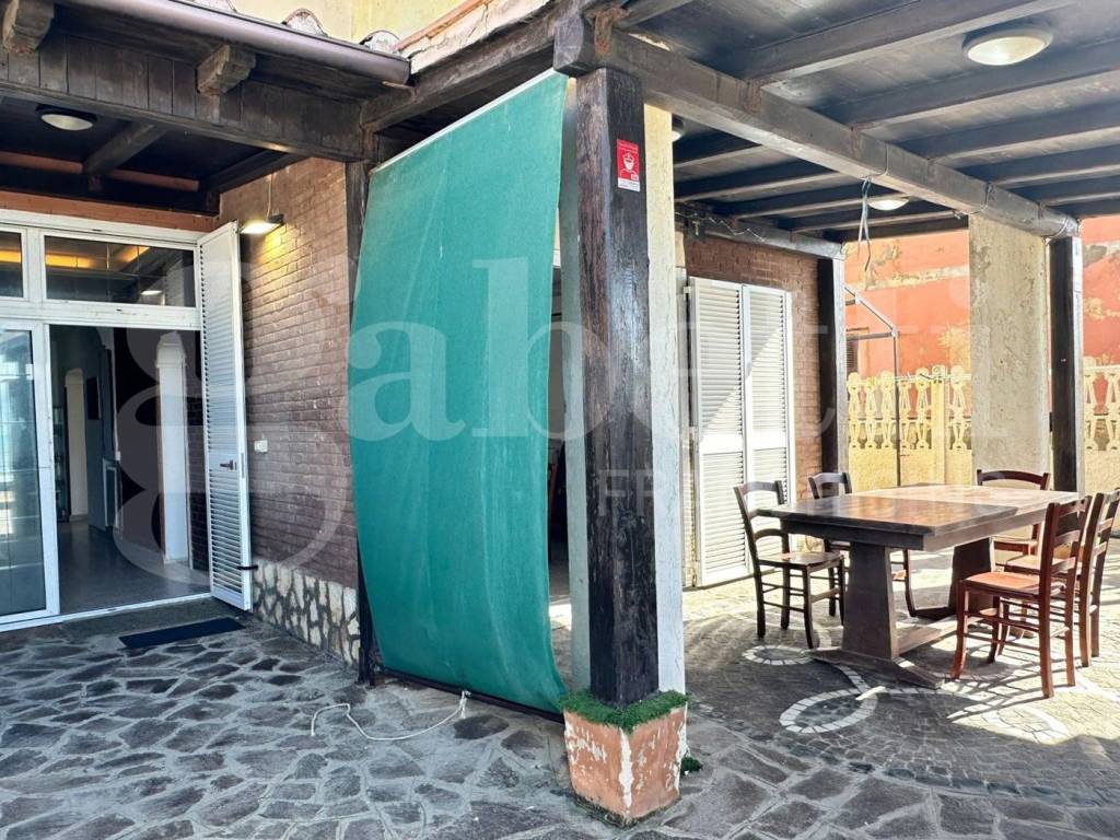 Appartamento a Pomezia in viale Spagna, 77 - Foto 5