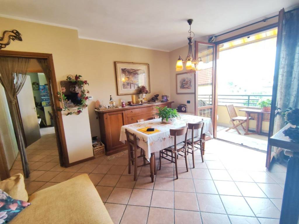 Appartamento a Saronno in Via Brianza, 57 - Foto 2