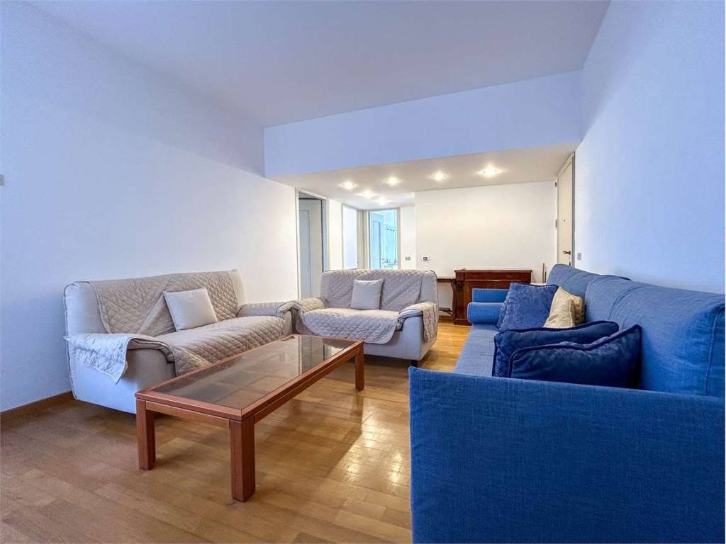 Appartamento a Angera in Via Roma - Foto 4