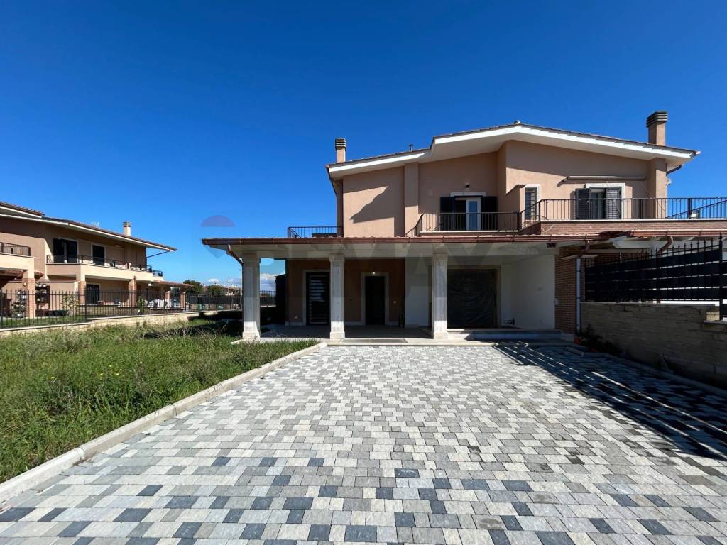 Villa a Pomezia - Foto 2