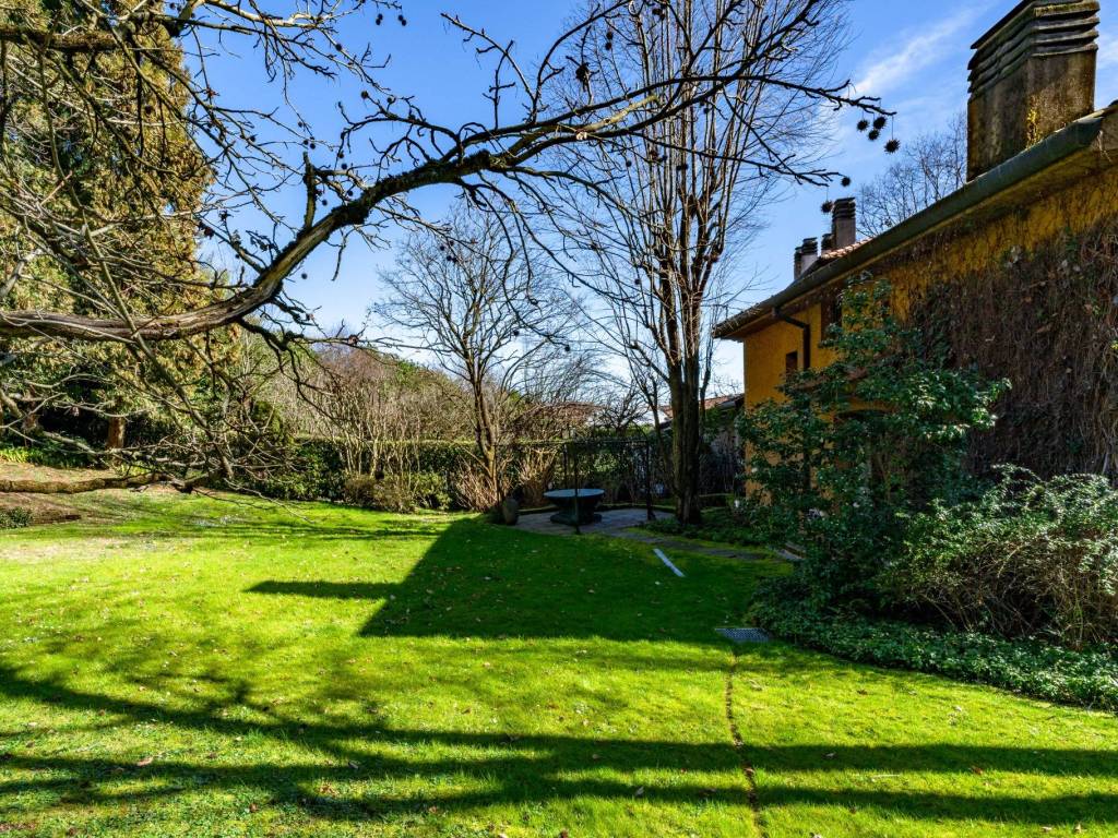 Villa a Lesmo in Via Silvio Pellico, 14 - Foto 2