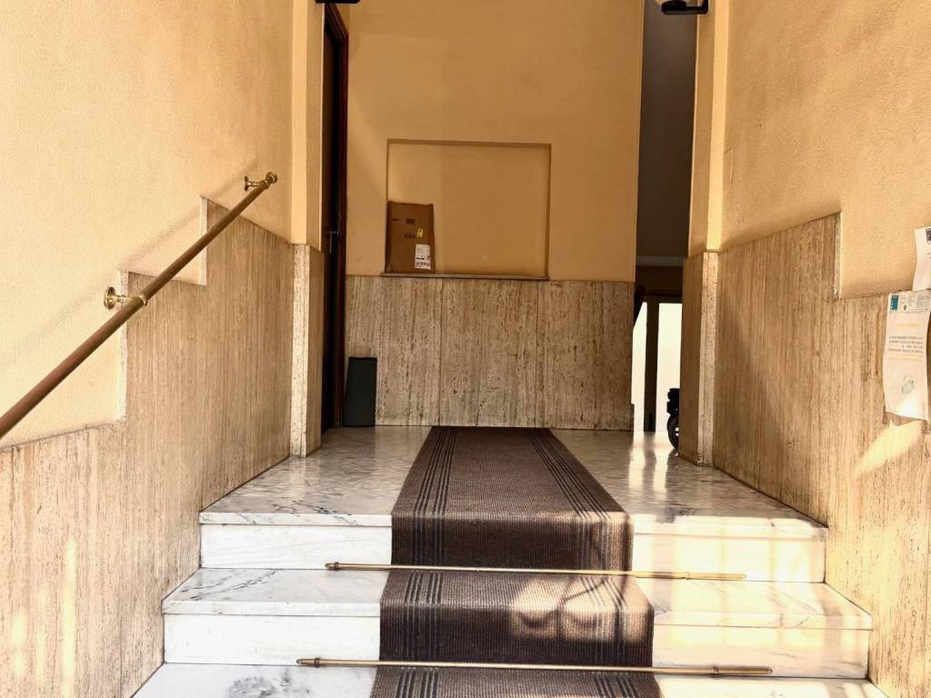 Appartamento a Torino in Via Lomellina, 49 - Foto 3