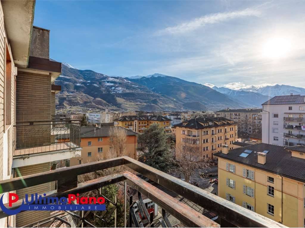 Appartamento a Aosta in Corso Saint Martin De Corleans, 41 - Foto 2