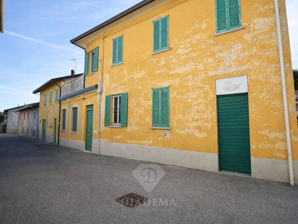 Immobile a Albizzate in VIA Camillo Benso Conte di Cavour, 8 - Foto 4