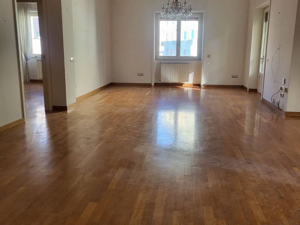 Appartamento a Salerno in Via Giovanni Francesco Memoli, 12 - Foto 3