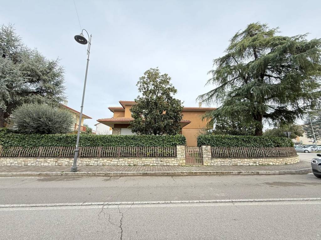 Villa a Assisi in Via Giovanni Becchetti - Foto 2
