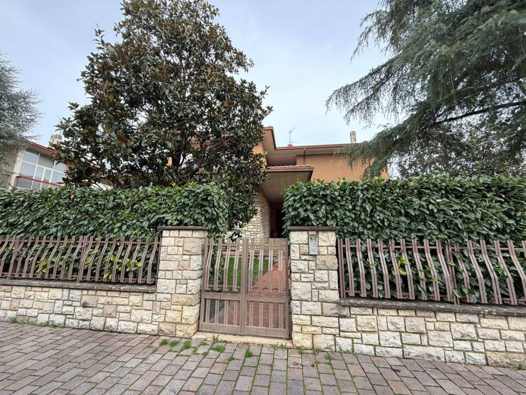 Villa a Assisi in Via Giovanni Becchetti - Foto 5
