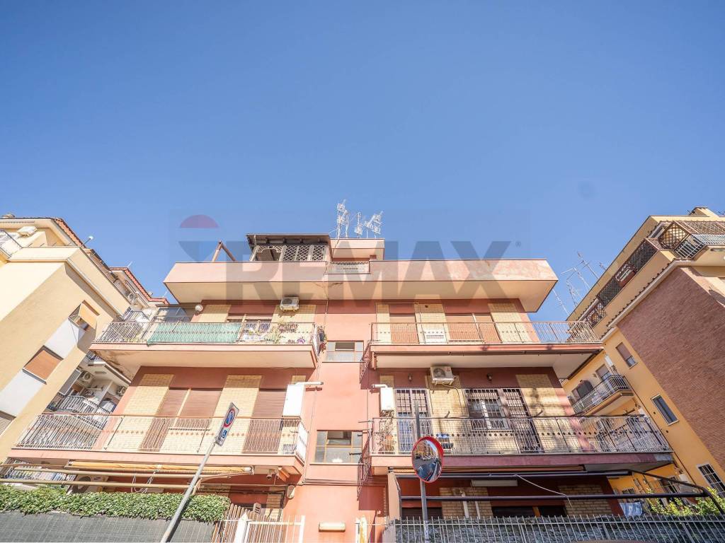Appartamento a Roma in via dell'astore, 16 - Foto 2