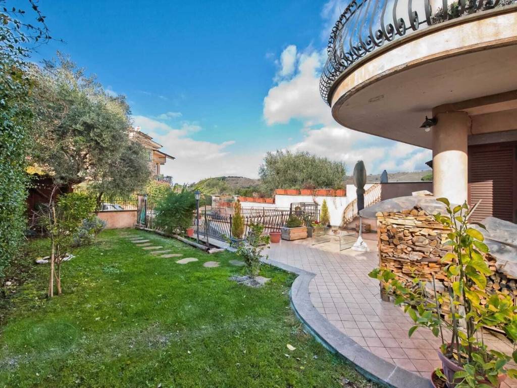 Villa a Rocca di papa in Via dei Ciclamini - Foto 5