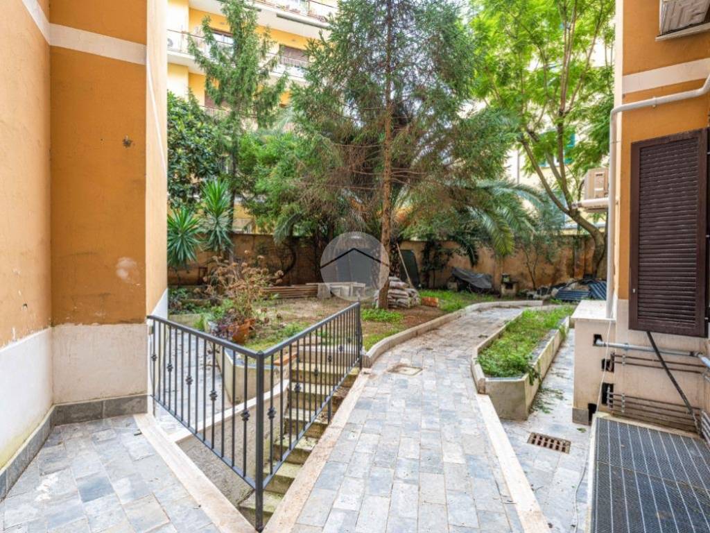 Appartamento a Roma in TRILOCALE Via Giacomo Barzellotti, 12 - Foto 3