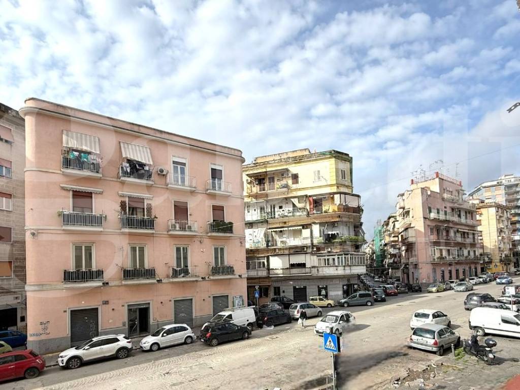 Appartamento a Napoli in corso arnaldo lucci - Foto 2