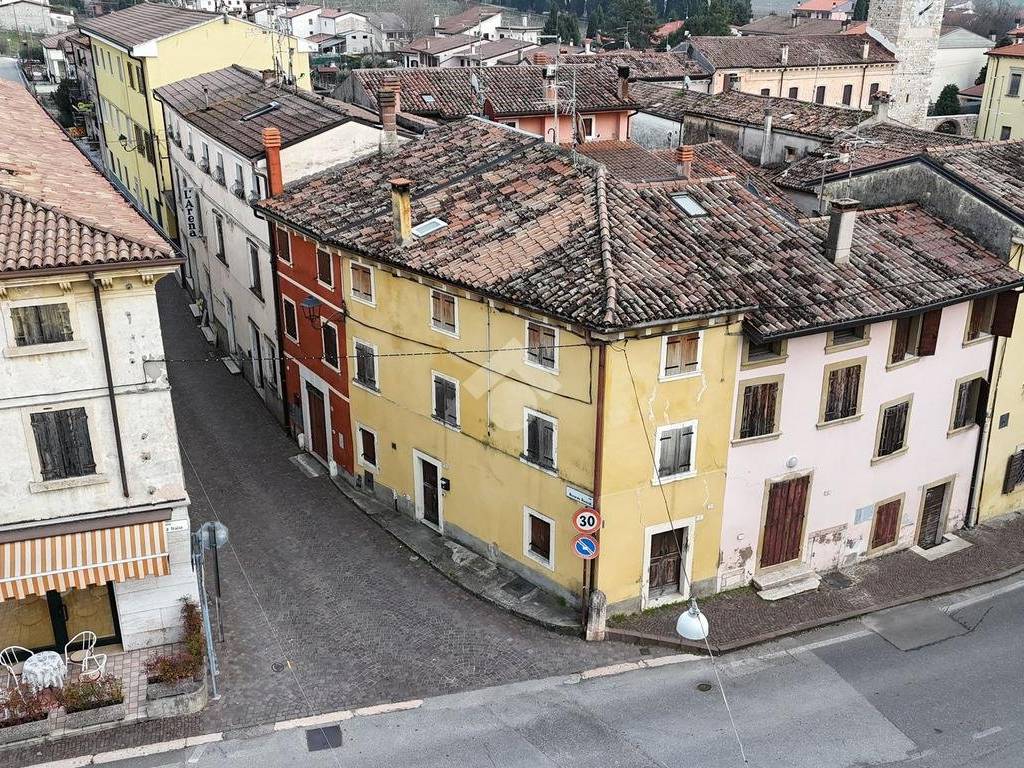 Casa indipendente a Mezzane di sotto in Via Aleardo Aleardi, 2 - Foto 2