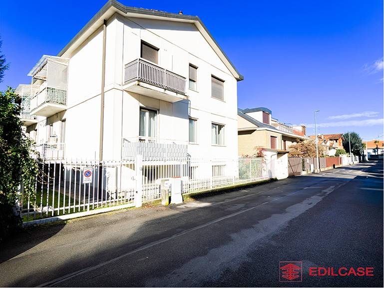 Appartamento a Paderno dugnano in Via Camillo Benso di Cavour - Foto 2