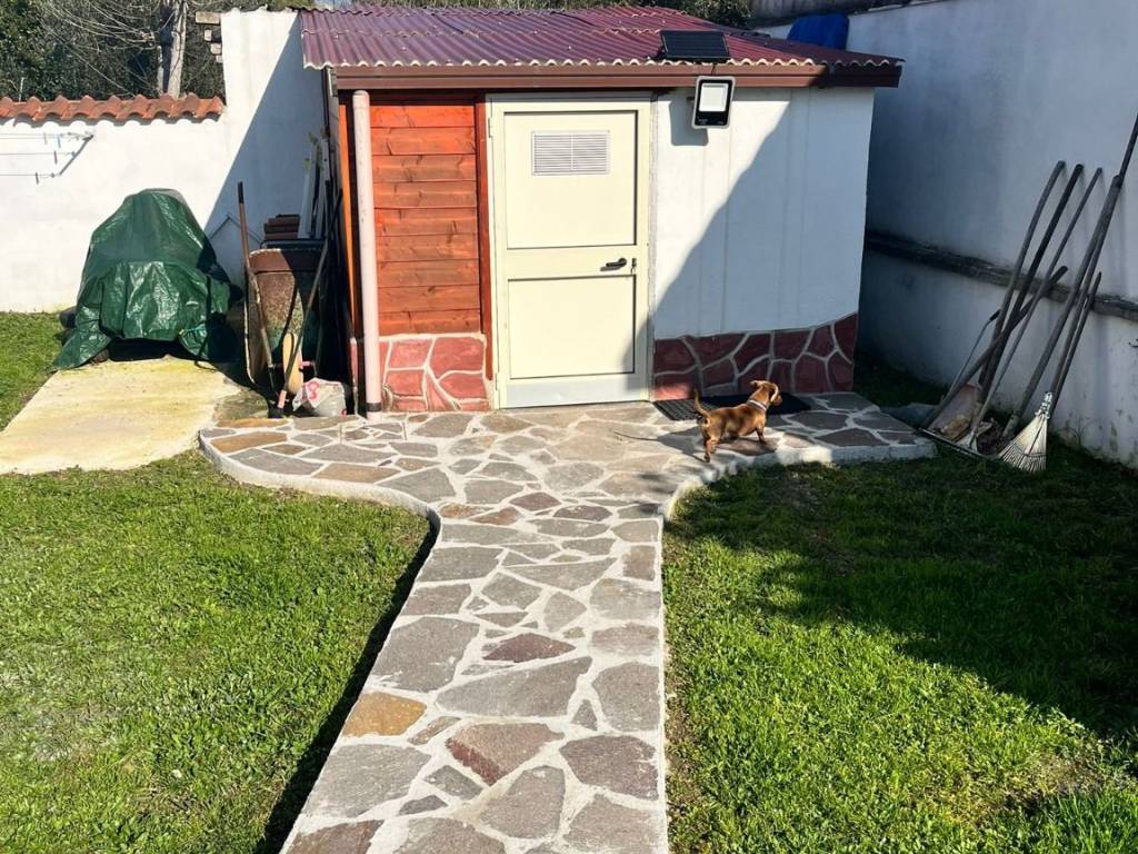 Villa a Aprilia in Via Treste - Foto 2