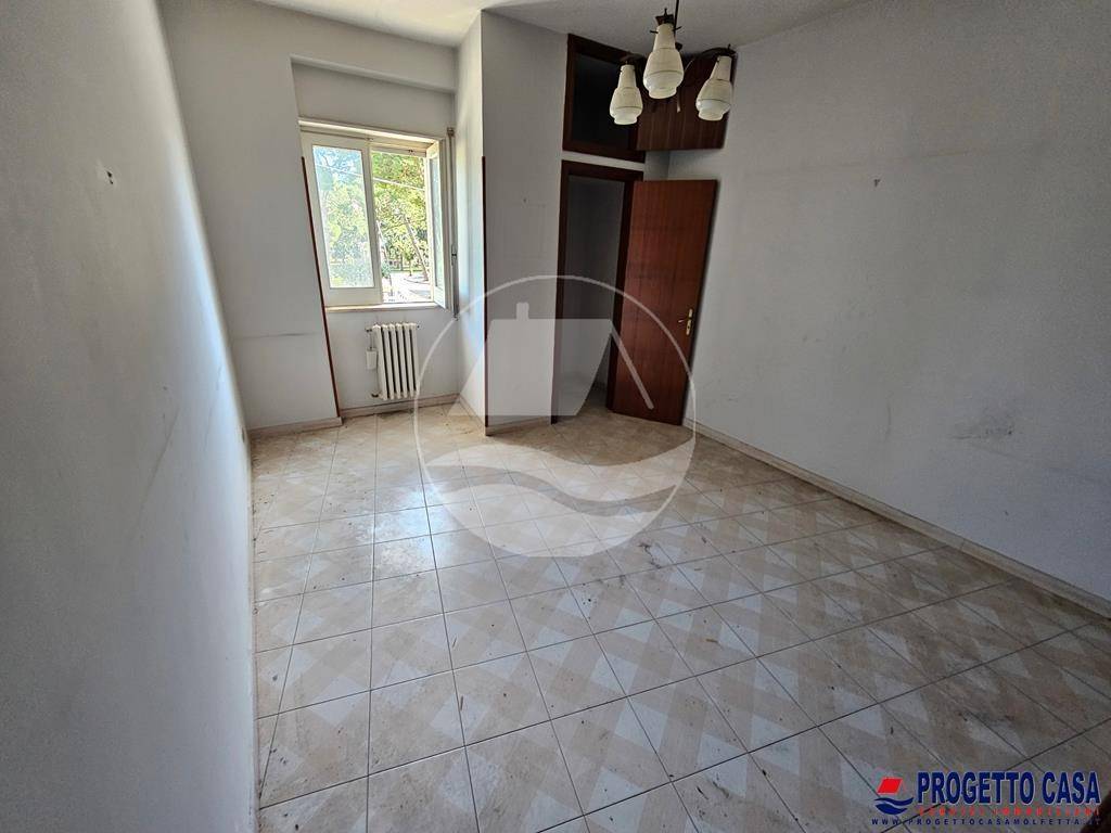 Appartamento a Giovinazzo in Piazza Giuseppe Garibaldi - Foto 5