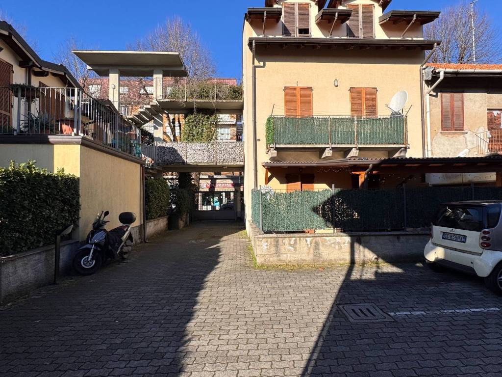 Appartamento a Limbiate in Viale Piave, 59 - Foto 2