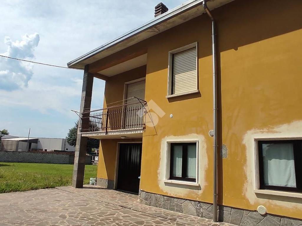 Casa indipendente a Ferno in Via Alcide De Gasperi, 38 - Foto 2