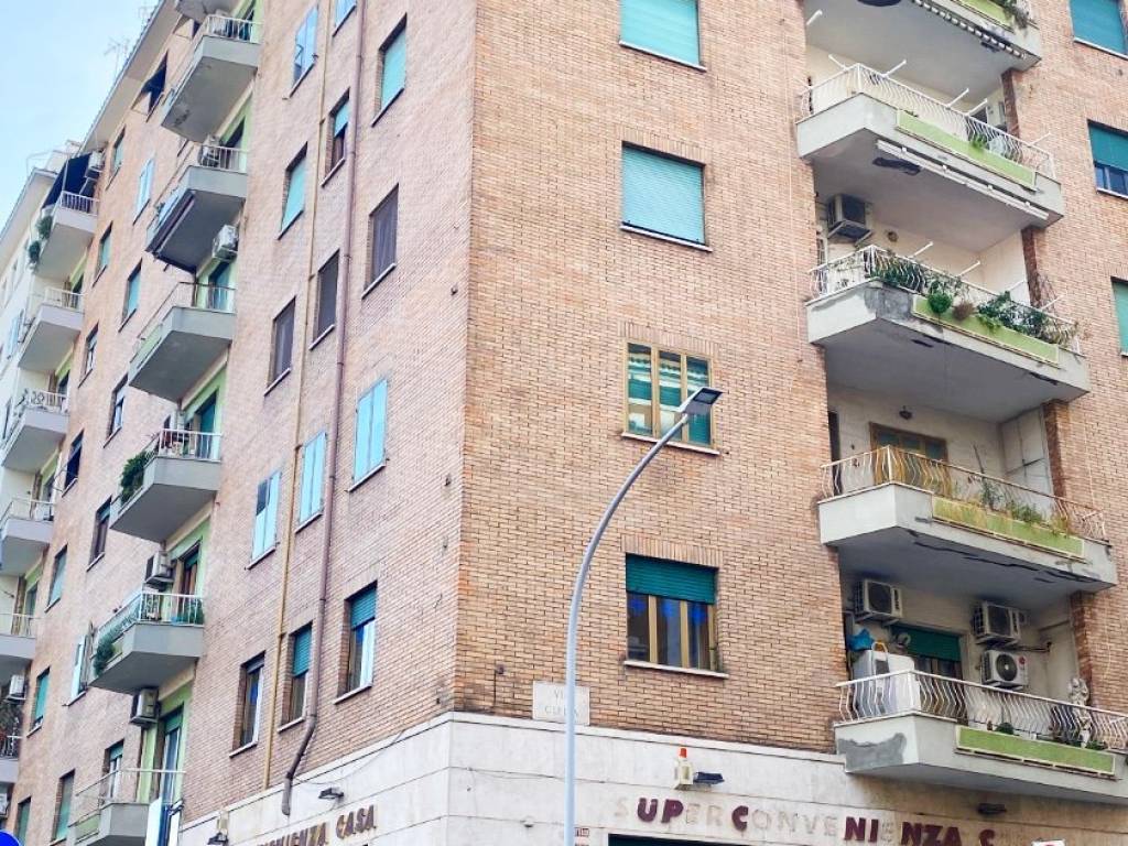 Immobile a Roma in Via Tuscolana, 346 - Foto 3