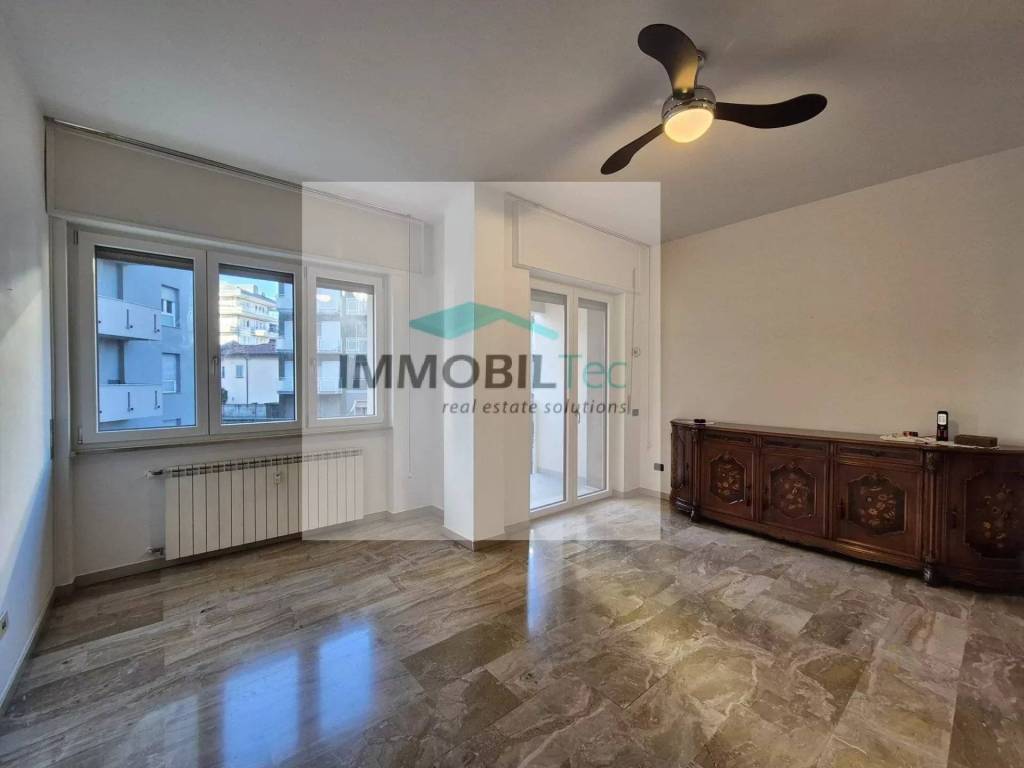 Appartamento a Saronno in Via Giovanni Campi - Foto 2