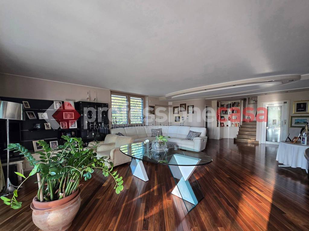 Villa a Roma in Via Giulio Pittarelli, 3 - Foto 3