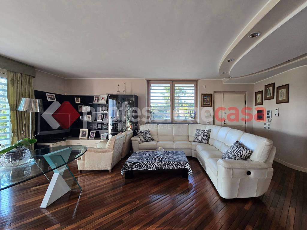 Villa a Roma in Via Giulio Pittarelli, 3 - Foto 4