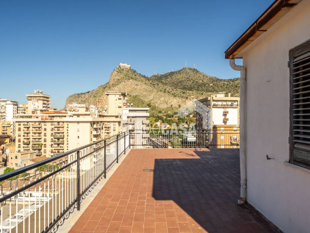 Appartamento a Palermo in Piazza Virgilio Titone, 4 - Foto 2