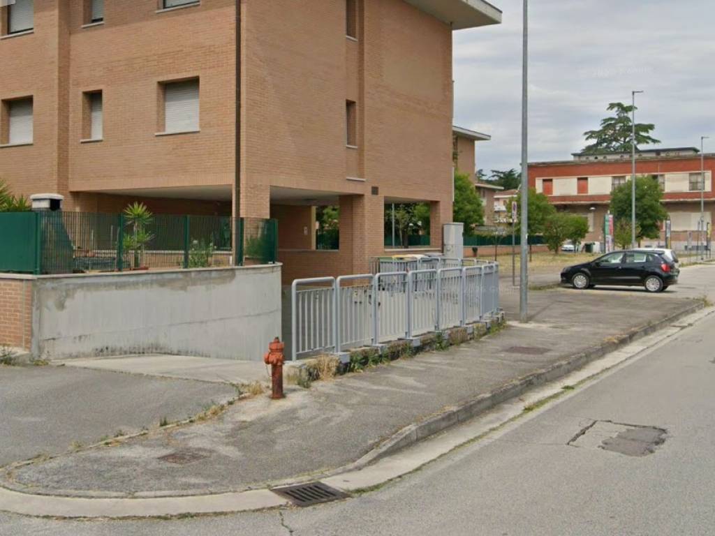 Box / garage a Jesi in Via Mario Lenti, 3 - Foto 2