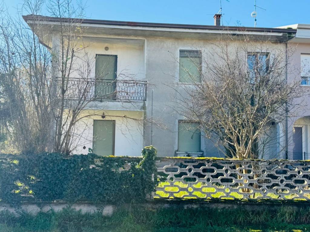 Villa a Calvisano in via . orientamenti - Foto 2