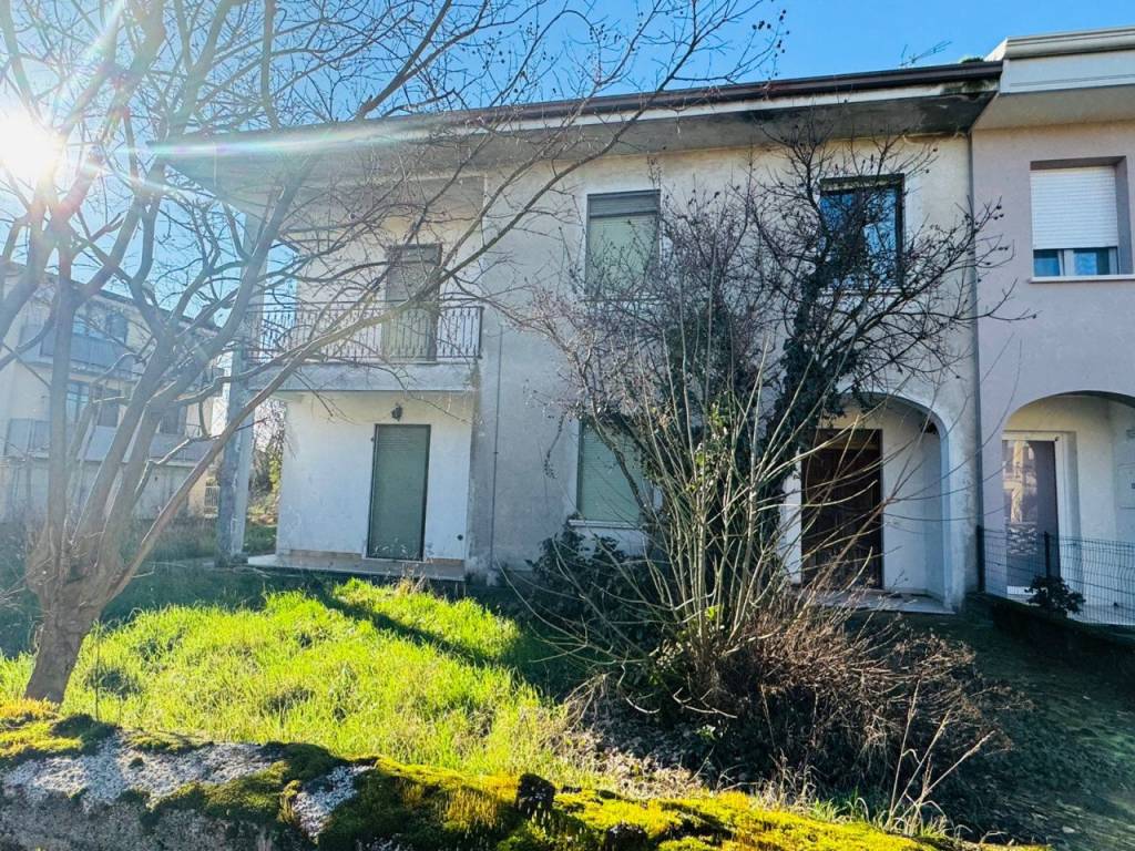 Villa a Calvisano in via . orientamenti - Foto 3