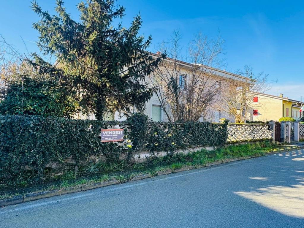 Villa a Calvisano in via . orientamenti - Foto 4