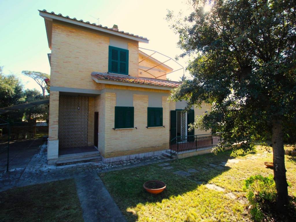 Villa a Anzio in Via delle Robinie - Foto 2