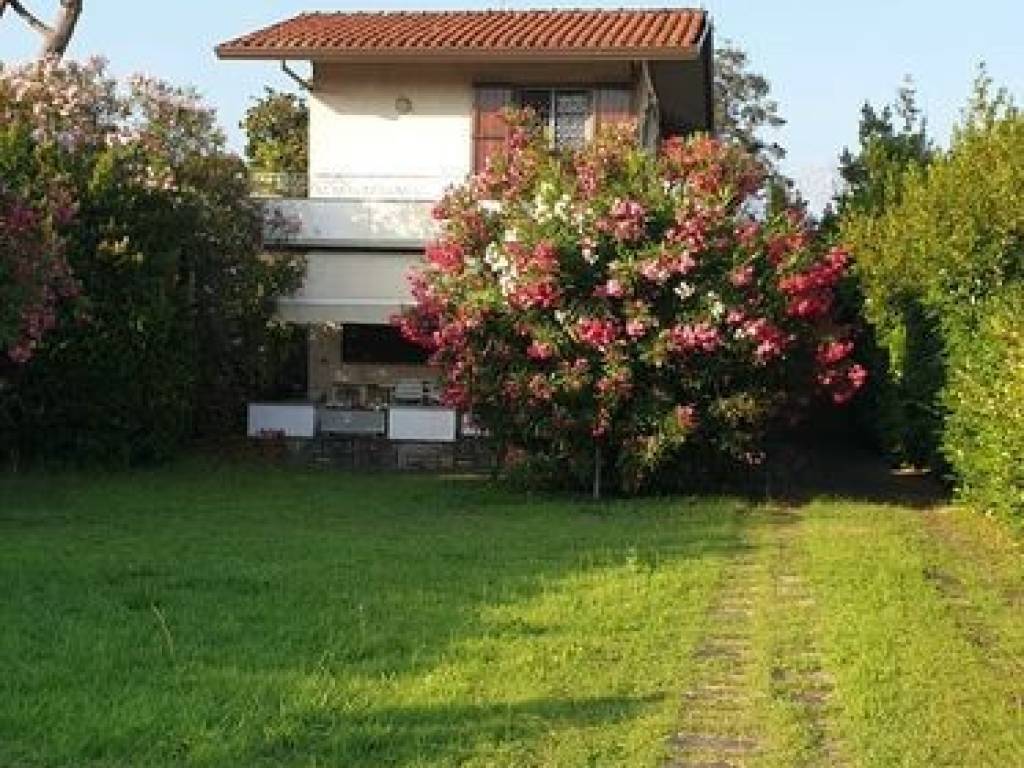 Villa a Forte dei marmi in Via Piave - Foto 2