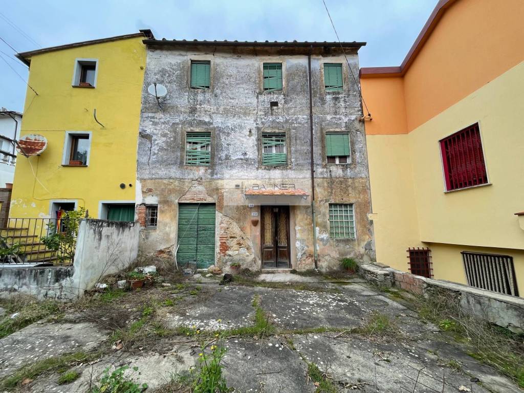 Casa indipendente a Lucca in Via dell'Acquarella - Foto 2