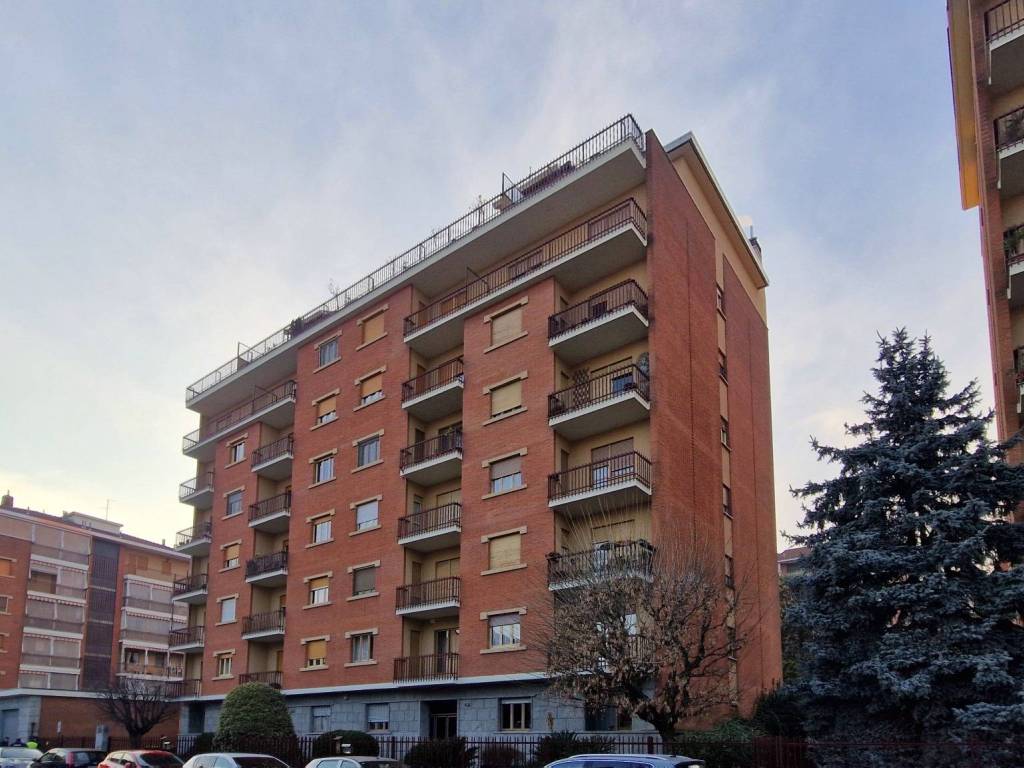 Appartamento a Torino in Via Santhià, 63 - Foto 2