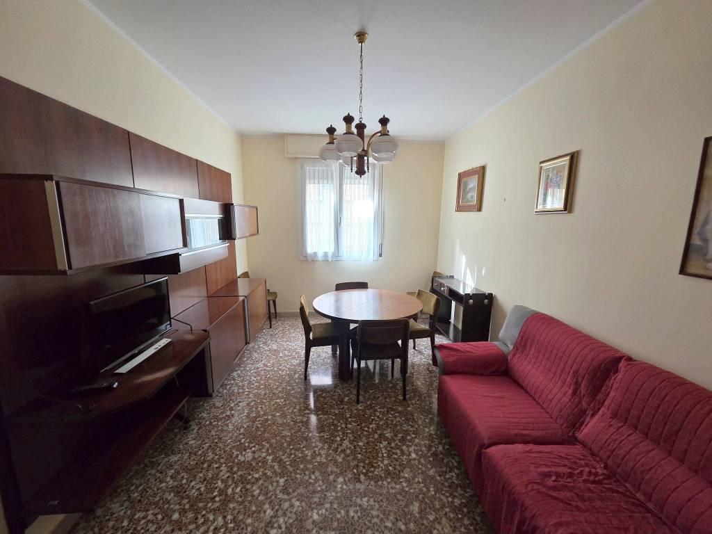 Appartamento a Ferrara in Via Olimpia Morata - Foto 3